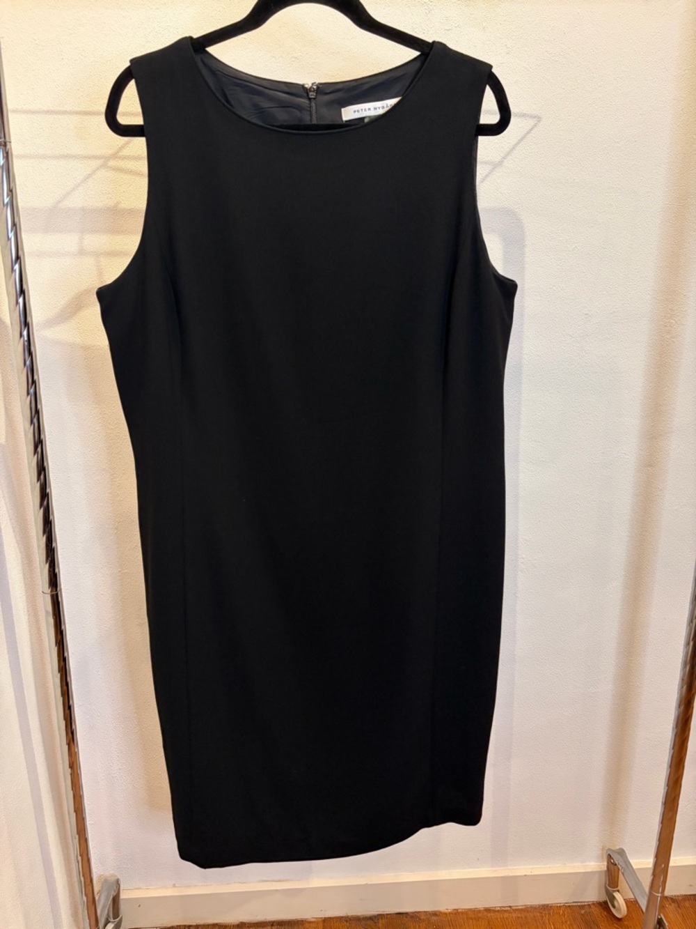 Peter Nygard Black Sleeveless Midi Shift Dress